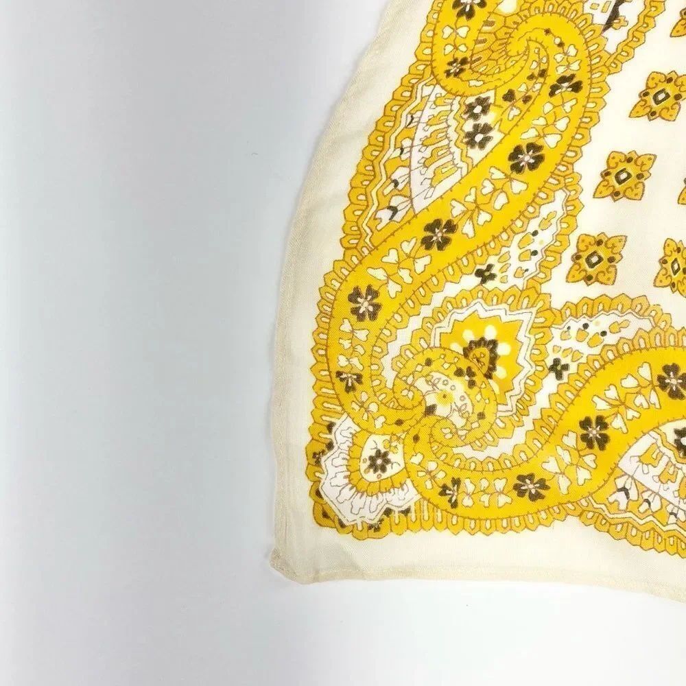 Talbots classic yellow printed scarf - Picture 2 of 6
